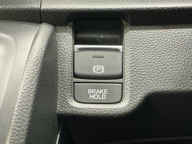 Ｎ－ＯＮＥ ＲＳ　ホンダ認定中古車　社外ドラレコ前後　サイドカーテンエアバック　記録簿　クリアランスソナー　シートヒータ　横滑り防止機能　インテリキー　ＥＴＣ付き　ＡＡＣ　オートクルーズコントロール　Ｂカメ　Ａライト（7枚目）