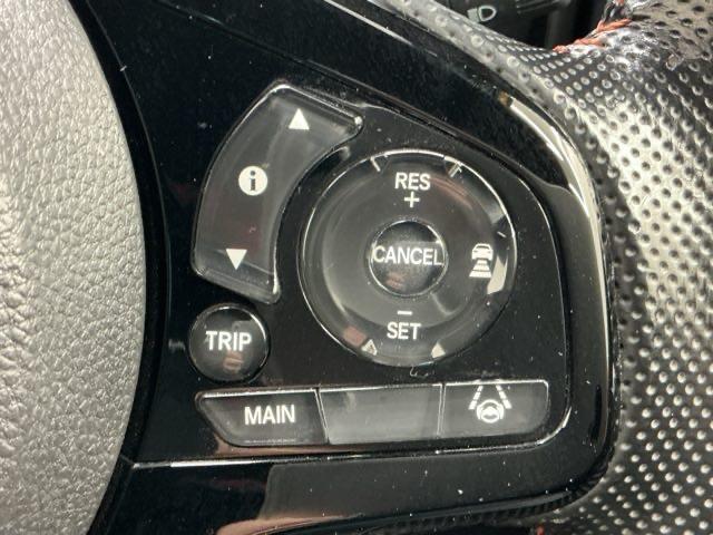 Ｎ－ＯＮＥ ＲＳ　ホンダ認定中古車　社外ドラレコ前後　サイドカーテンエアバック　記録簿　クリアランスソナー　シートヒータ　横滑り防止機能　インテリキー　ＥＴＣ付き　ＡＡＣ　オートクルーズコントロール　Ｂカメ　Ａライト（9枚目）