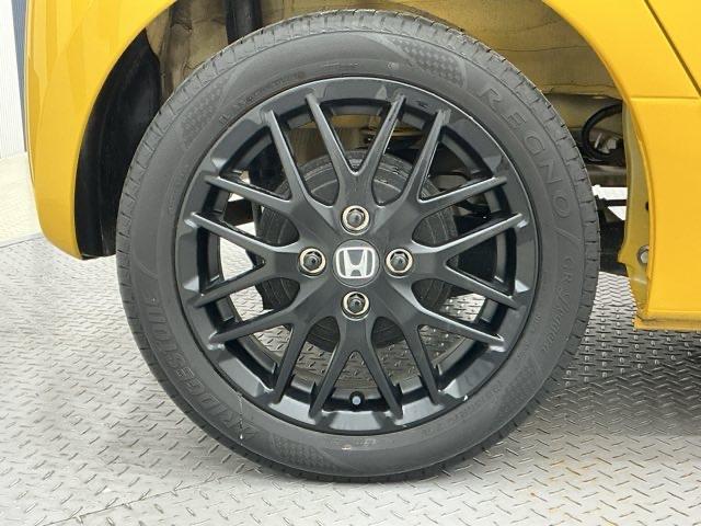 Ｎ－ＯＮＥ ＲＳ　ホンダ認定中古車　社外ドラレコ前後　サイドカーテンエアバック　記録簿　クリアランスソナー　シートヒータ　横滑り防止機能　インテリキー　ＥＴＣ付き　ＡＡＣ　オートクルーズコントロール　Ｂカメ　Ａライト（21枚目）