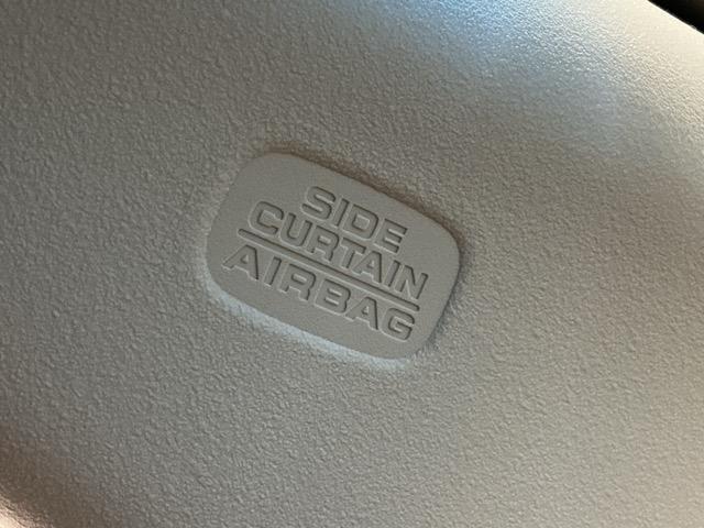 フリードハイブリッド ハイブリッド・EX ホンダ認定中古車 純正ナビ LEDライト 1オナ 地デジフルセグTV シ-トヒ-タ- 整備記録簿 リヤカメラ フルオートエアコン ABS DVD再生可 ウォークスルー サイドエアバッグ キーフリー(12枚目)