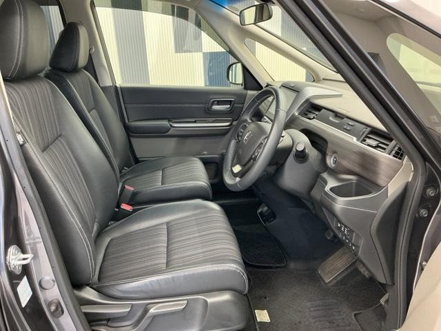 フリードハイブリッド ハイブリッド・EX ホンダ認定中古車 純正ナビ LEDライト 1オナ 地デジフルセグTV シ-トヒ-タ- 整備記録簿 リヤカメラ フルオートエアコン ABS DVD再生可 ウォークスルー サイドエアバッグ キーフリー(15枚目)