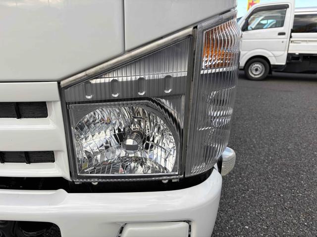 エルフトラック 　ＭＴ　後輪ダブル　バックカメラ　電動格納ミラー　エアコン　パワーウィンドウ　運転席エアバッグ（17枚目）