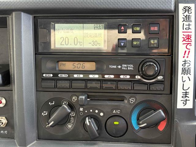 エルフトラック 　ＭＴ　後輪ダブル　バックカメラ　電動格納ミラー　エアコン　パワーウィンドウ　運転席エアバッグ（35枚目）