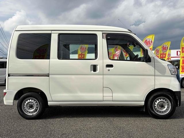 ハイゼットカーゴ 　ＡＴ　衝突被害軽減システム　クリアランスソナー　ドライブレコーダー　ＥＴＣ　両側スライドドア　アイドリングストップ　オートマチックハイビーム　ＡＢＳ　ＥＳＣ　エアコン　パワーステアリング（10枚目）