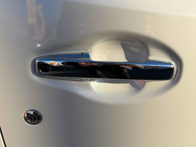 ワゴンRカスタムZ ハイブリッドZX 届出済未使用車 クリアランスソナー オートクルーズコントロール レーンアシスト 衝突被害軽減システム オートライト LEDヘッドランプ スマートキー 電動格納ミラー シートヒーター ベンチシート(17枚目)