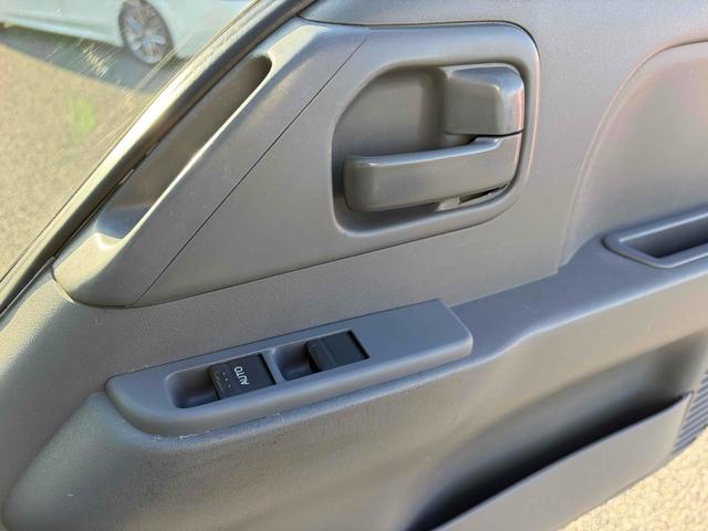 エルフトラック -30度設定 東プレ(MJ22LOC)車両総重量4175kg サイドドア バックカメラ 2tベース ショート キーレス スタッドレスタイヤ6本積載 MT 最大積載量1500kg 低温冷凍(44枚目)