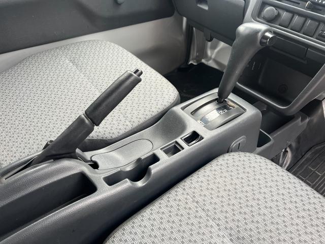 ＮＴ１００クリッパートラック ＤＸ　幌車　ホロ車　車検整備付　ワンセグナビ　ＥＴＣ　全高２４３ｍｍ　後部カーテン式　軽トラック　ＡＴ　エアコン　パワーステアリング　運転席エアバッグ　内外装仕上済　軽トラ　中古車（23枚目）