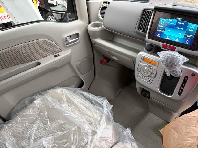 エブリイワゴン ＰＺターボ　届出済未使用車　ディスプレイオーディオ　バックカメラ　両側スライド　クリアランスソナー　レーンアシスト　衝突軽減システム　オートライト　ＬＥＤヘッドランプ　スマートキー　電動格納ミラー　シートヒーター（30枚目）