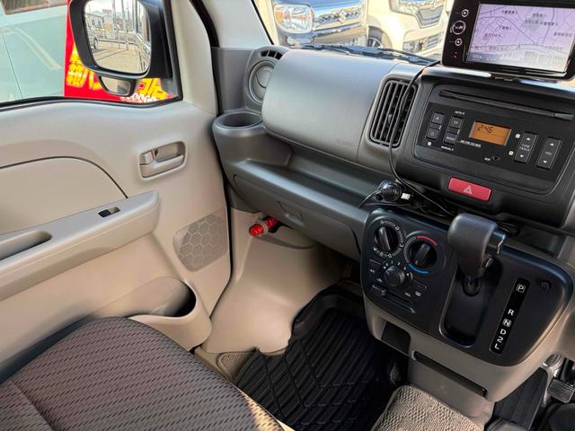 エブリイ ＰＣリミテッド　ＡＴ　衝突被害軽減システム　クリアランスソナー　レーンアシスト　ドライブレコーダー　ナビ　両側スライドドア　キーレスエントリー　電動格納ミラー　オートライト　盗難防止システム　ＡＢＳ　ＥＳＣ（29枚目）