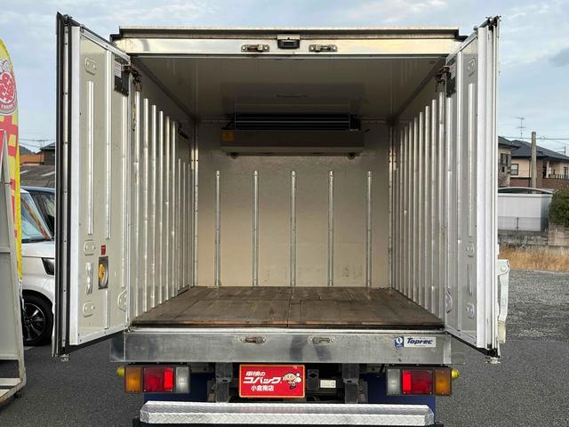 エルフトラック 冷蔵冷凍車　－３０度設定　低温冷凍　ＡＴ　タイヤ５本新品　東プレ（ＭＪ２２ＬＯＣ）　車両総重量４１７５ｋｇ　バックカメラ　２ｔベース　ショート　最大積載量１５００ｋｇ内寸（縦３０４ｃｍ横１５７ｃｍ高さ１３２ｃｍ）（14枚目）