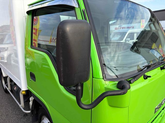 エルフトラック 冷蔵冷凍車　－３０度設定　低温冷凍　ＡＴ　タイヤ５本新品　東プレ（ＭＪ２２ＬＯＣ）　車両総重量４１７５ｋｇ　バックカメラ　２ｔベース　ショート　最大積載量１５００ｋｇ内寸（縦３０４ｃｍ横１５７ｃｍ高さ１３２ｃｍ）（28枚目）