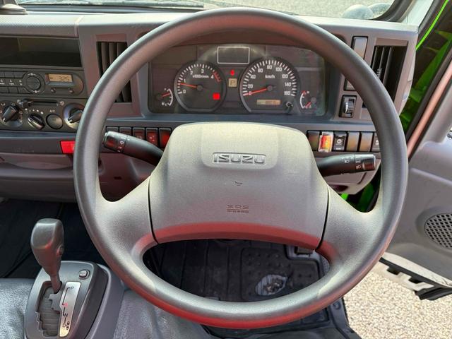 エルフトラック 冷蔵冷凍車　－３０度設定　低温冷凍　ＡＴ　タイヤ５本新品　東プレ（ＭＪ２２ＬＯＣ）　車両総重量４１７５ｋｇ　バックカメラ　２ｔベース　ショート　最大積載量１５００ｋｇ内寸（縦３０４ｃｍ横１５７ｃｍ高さ１３２ｃｍ）（32枚目）