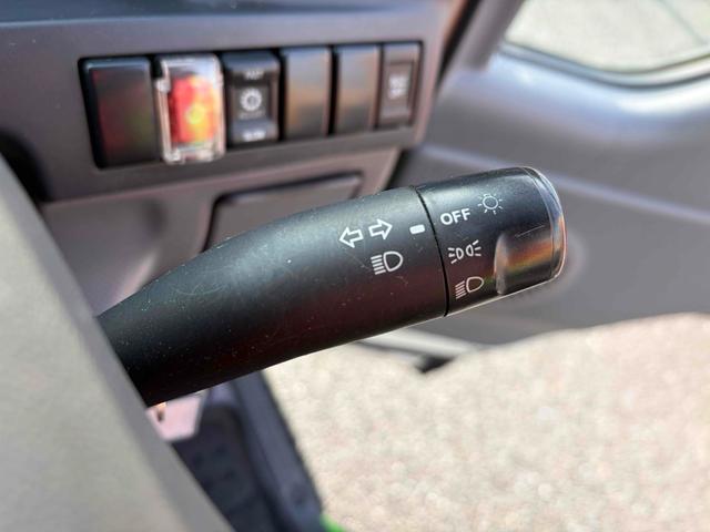 エルフトラック 冷蔵冷凍車　－３０度設定　低温冷凍　ＡＴ　タイヤ５本新品　東プレ（ＭＪ２２ＬＯＣ）　車両総重量４１７５ｋｇ　バックカメラ　２ｔベース　ショート　最大積載量１５００ｋｇ内寸（縦３０４ｃｍ横１５７ｃｍ高さ１３２ｃｍ）（34枚目）