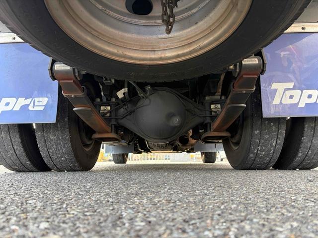 エルフトラック 冷蔵冷凍車　－３０度設定　低温冷凍　ＡＴ　タイヤ５本新品　東プレ（ＭＪ２２ＬＯＣ）　車両総重量４１７５ｋｇ　バックカメラ　２ｔベース　ショート　最大積載量１５００ｋｇ内寸（縦３０４ｃｍ横１５７ｃｍ高さ１３２ｃｍ）（51枚目）