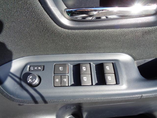 ヴォクシー ハイブリッドＶ　ハイブリット／ワンオーナー／ホワイトパール（10枚目）