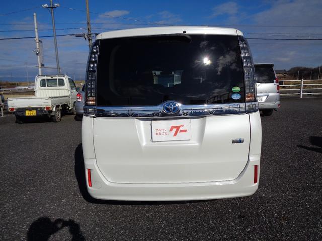 ヴォクシー ハイブリッドＶ　ハイブリット／ワンオーナー／ホワイトパール（14枚目）