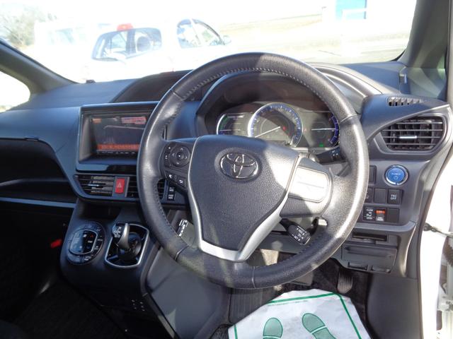 ヴォクシー ハイブリッドＶ　ハイブリット／ワンオーナー／ホワイトパール（15枚目）