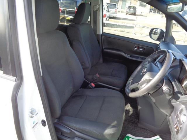 ヴォクシー ハイブリッドＶ　ハイブリット／ワンオーナー／ホワイトパール（22枚目）