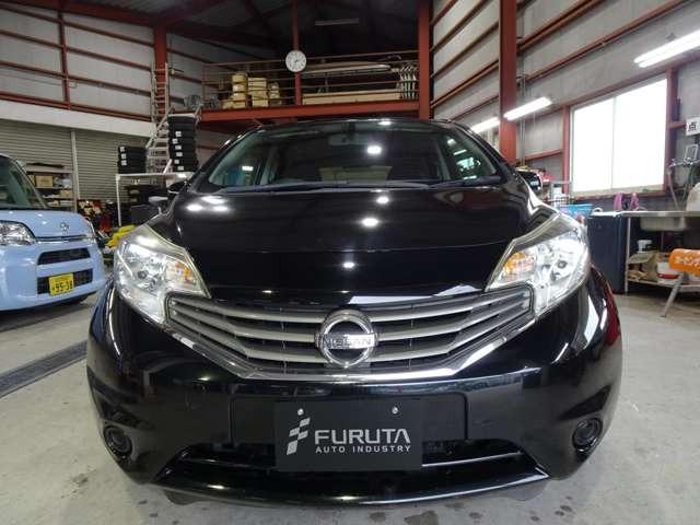 ノート Ｘ　禁煙車　ナビフルセグテレビ　ＥＴＣ　スマートキー　プッシュスタート　セキュリティー　アイドリングストップ　運転席助手席サイドエアバック（2枚目）