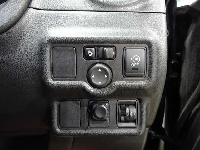 ノート Ｘ　禁煙車　ナビフルセグテレビ　ＥＴＣ　スマートキー　プッシュスタート　セキュリティー　アイドリングストップ　運転席助手席サイドエアバック（16枚目）