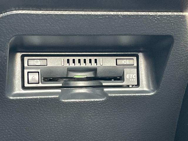 ヴィッツ F セーフティーエディションII ETC バックカメラ レーンアシスト 衝突被害軽減システム オートマチックハイビーム スマートキー 電動格納ミラー CVT 盗難防止システム 衝突安全ボディ 記録簿 ABS ESC CD USB(5枚目)