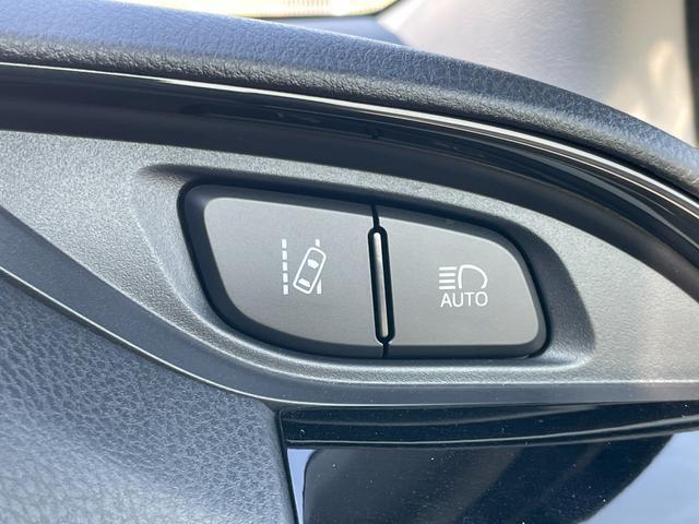 ヴィッツ F セーフティーエディションII ETC バックカメラ レーンアシスト 衝突被害軽減システム オートマチックハイビーム スマートキー 電動格納ミラー CVT 盗難防止システム 衝突安全ボディ 記録簿 ABS ESC CD USB(7枚目)