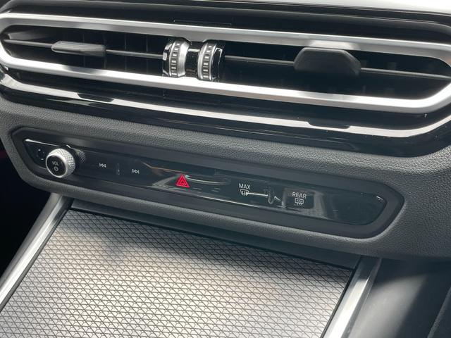 ３シリーズ ３２０ｄ　ｘＤｒｉｖｅツーリング　Ｍスポーツ　サンルーフ　純正ドライブレコーダー　バックカメラ　ナビ　クリアランスソナー　追従クルーズコントロール　パークアシスト　衝突被害軽減システム　オートマチックハイビーム　オートライト　ＬＥＤヘッドランプ（7枚目）