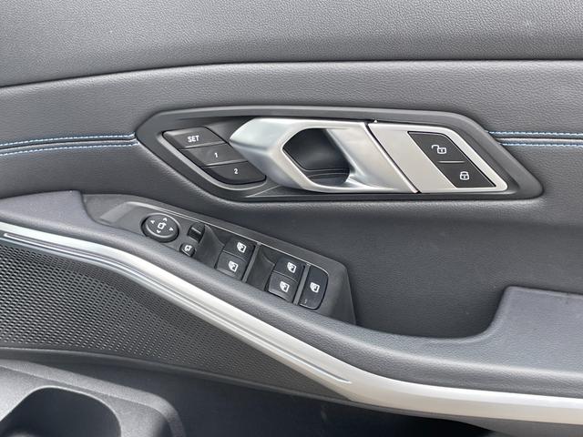 ３シリーズ ３２０ｄ　ｘＤｒｉｖｅツーリング　Ｍスポーツ　サンルーフ　純正ドライブレコーダー　バックカメラ　ナビ　クリアランスソナー　追従クルーズコントロール　パークアシスト　衝突被害軽減システム　オートマチックハイビーム　オートライト　ＬＥＤヘッドランプ（11枚目）