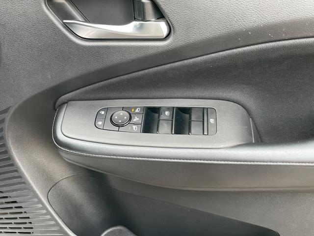 ノート Ｘ　純正ナビ　フルセグＴＶ　ＥＴＣ２．０　純正ドライブレコーダー　デジタルインナーミラー　衝突被害軽減システム　アルミホイール　オートライト　オートハイビーム　スマートキー　電動格納ミラー　ワイヤレス充電（11枚目）