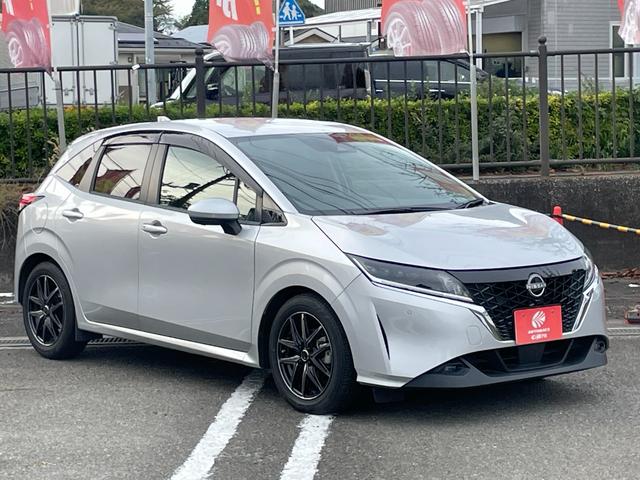 ノート Ｘ　純正ナビ　フルセグＴＶ　ＥＴＣ２．０　純正ドライブレコーダー　デジタルインナーミラー　衝突被害軽減システム　アルミホイール　オートライト　オートハイビーム　スマートキー　電動格納ミラー　ワイヤレス充電（14枚目）