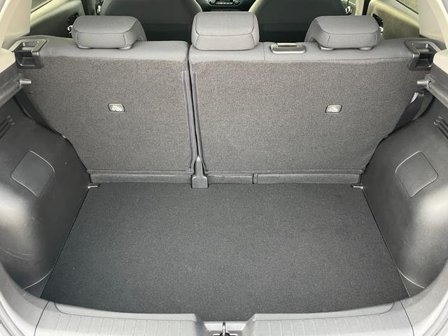 ノート Ｘ　純正ナビ　フルセグＴＶ　ＥＴＣ２．０　純正ドライブレコーダー　デジタルインナーミラー　衝突被害軽減システム　アルミホイール　オートライト　オートハイビーム　スマートキー　電動格納ミラー　ワイヤレス充電（20枚目）