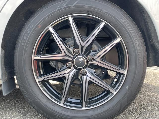 ノート Ｘ　純正ナビ　フルセグＴＶ　ＥＴＣ２．０　純正ドライブレコーダー　デジタルインナーミラー　衝突被害軽減システム　アルミホイール　オートライト　オートハイビーム　スマートキー　電動格納ミラー　ワイヤレス充電（29枚目）