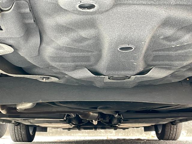 ノート Ｘ　純正ナビ　フルセグＴＶ　ＥＴＣ２．０　純正ドライブレコーダー　デジタルインナーミラー　衝突被害軽減システム　アルミホイール　オートライト　オートハイビーム　スマートキー　電動格納ミラー　ワイヤレス充電（32枚目）