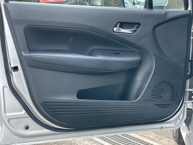 ノート Ｘ　純正ナビ　フルセグＴＶ　ＥＴＣ２．０　純正ドライブレコーダー　デジタルインナーミラー　衝突被害軽減システム　アルミホイール　オートライト　オートハイビーム　スマートキー　電動格納ミラー　ワイヤレス充電（67枚目）