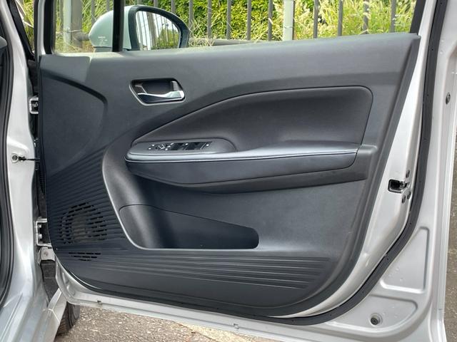 ノート Ｘ　純正ナビ　フルセグＴＶ　ＥＴＣ２．０　純正ドライブレコーダー　デジタルインナーミラー　衝突被害軽減システム　アルミホイール　オートライト　オートハイビーム　スマートキー　電動格納ミラー　ワイヤレス充電（68枚目）