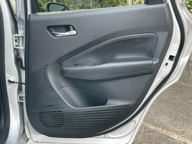 ノート Ｘ　純正ナビ　フルセグＴＶ　ＥＴＣ２．０　純正ドライブレコーダー　デジタルインナーミラー　衝突被害軽減システム　アルミホイール　オートライト　オートハイビーム　スマートキー　電動格納ミラー　ワイヤレス充電（70枚目）