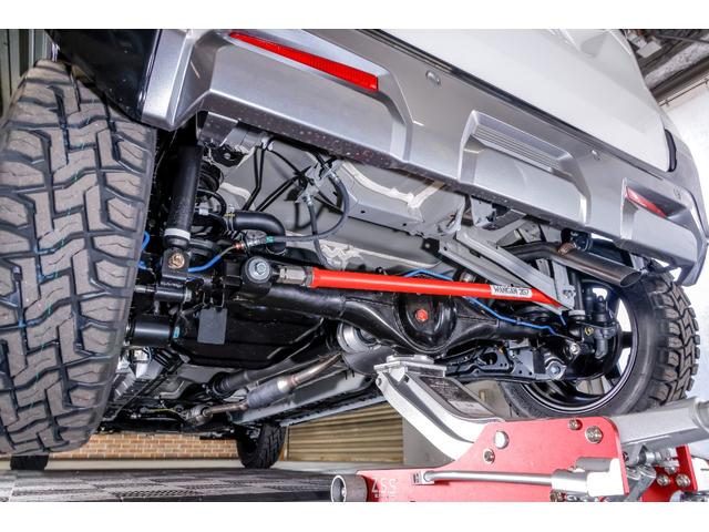 デリカミニ T プレミアム デリマルパッケージ WANGAN357リフトアップキット ラテラルロッド 新品装着 純正12.3インチナビゲーション 純正色ホワイトパール ブラックマイカ ツートーン 15インチタイヤホイール(12枚目)