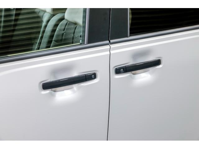 デリカミニ T プレミアム デリマルパッケージ WANGAN357リフトアップキット ラテラルロッド 新品装着 純正12.3インチナビゲーション 純正色ホワイトパール ブラックマイカ ツートーン 15インチタイヤホイール(52枚目)