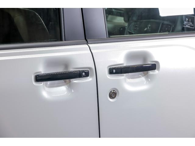 デリカミニ T プレミアム デリマルパッケージ WANGAN357リフトアップキット ラテラルロッド 新品装着 純正12.3インチナビゲーション 純正色ホワイトパール ブラックマイカ ツートーン 15インチタイヤホイール(53枚目)