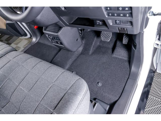 デリカミニ T プレミアム デリマルパッケージ WANGAN357リフトアップキット ラテラルロッド 新品装着 純正12.3インチナビゲーション 純正色ホワイトパール ブラックマイカ ツートーン 15インチタイヤホイール(65枚目)