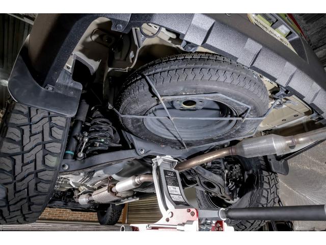 デリカＤ：５ Ｇ　リミテッドパッケージ　オートクルーズコントロール　リアクーラー　横滑り防止　ＥＴＣ　スマートキー　オートライト　パワーステアリング　フルフラット　リフトアップ　盗難防止システム　衝突安全ボディ　３列シート　ＡＢＳ（12枚目）