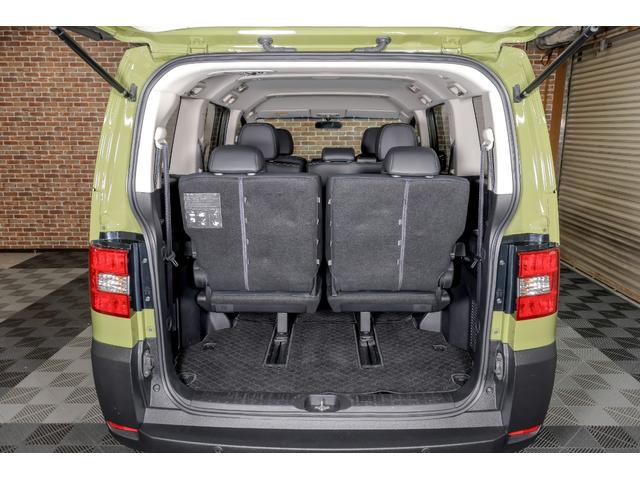 デリカＤ：５ Ｇ　リミテッドパッケージ　オートクルーズコントロール　リアクーラー　横滑り防止　ＥＴＣ　スマートキー　オートライト　パワーステアリング　フルフラット　リフトアップ　盗難防止システム　衝突安全ボディ　３列シート　ＡＢＳ（24枚目）