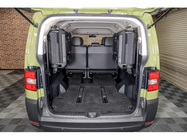 デリカＤ：５ Ｇ　リミテッドパッケージ　オートクルーズコントロール　リアクーラー　横滑り防止　ＥＴＣ　スマートキー　オートライト　パワーステアリング　フルフラット　リフトアップ　盗難防止システム　衝突安全ボディ　３列シート　ＡＢＳ（25枚目）