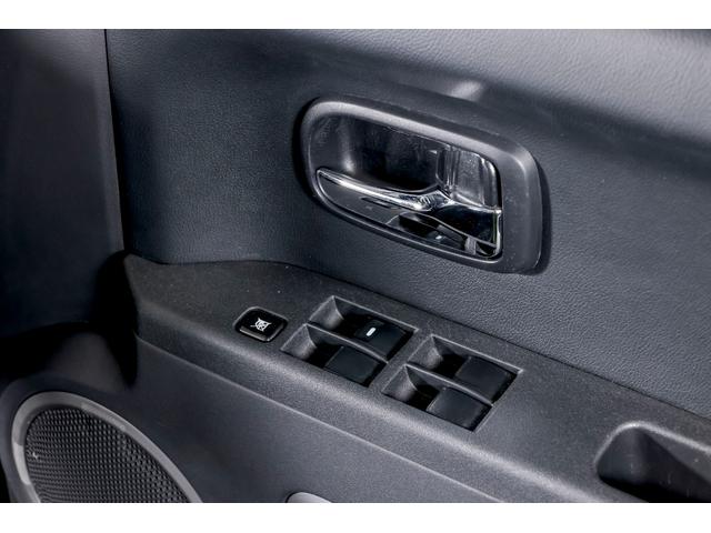 デリカＤ：５ Ｇ　リミテッドパッケージ　オートクルーズコントロール　リアクーラー　横滑り防止　ＥＴＣ　スマートキー　オートライト　パワーステアリング　フルフラット　リフトアップ　盗難防止システム　衝突安全ボディ　３列シート　ＡＢＳ（29枚目）