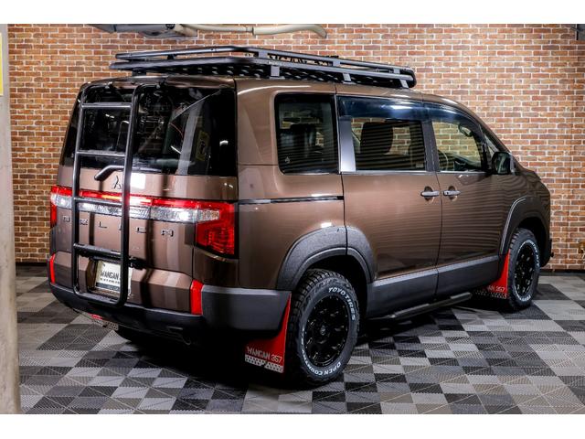 デリカＤ：５ ジャスパー　記録簿　ＬＥＤランプ　ダブルエアコン　Ａライト　アイドリングストップ　スマートキー＆プッシュスタート　パートタイム４ＷＤ　３列　オートマチックハイビーム　ＡＢＳ　キーレス　イモビライザー　クルーズＣ（8枚目）