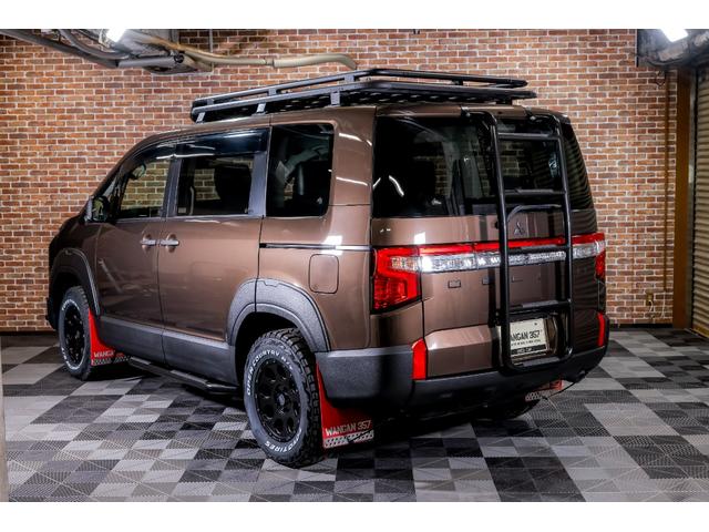 デリカＤ：５ ジャスパー　記録簿　ＬＥＤランプ　ダブルエアコン　Ａライト　アイドリングストップ　スマートキー＆プッシュスタート　パートタイム４ＷＤ　３列　オートマチックハイビーム　ＡＢＳ　キーレス　イモビライザー　クルーズＣ（10枚目）