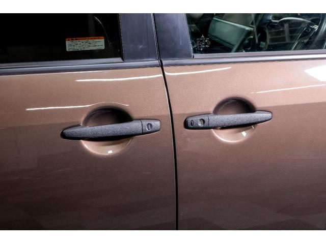 デリカＤ：５ ジャスパー　記録簿　ＬＥＤランプ　ダブルエアコン　Ａライト　アイドリングストップ　スマートキー＆プッシュスタート　パートタイム４ＷＤ　３列　オートマチックハイビーム　ＡＢＳ　キーレス　イモビライザー　クルーズＣ（52枚目）