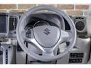 綺麗に清掃されたステアリングです。