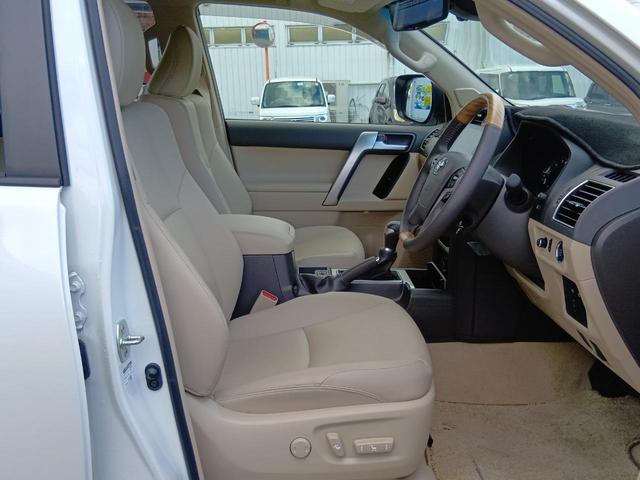 ランドクルーザープラド ＴＸ　Ｌパッケージ　マットブラックエディション　サンルーフ　ルーフレール　ドライブレコーダー　全周囲カメラ　クリアランスソナー　オートクルーズコントロール　レーンアシスト　衝突被害軽減システム　　ナビ　オートマチックハイビーム　ＬＥＤヘッドランプ（40枚目）