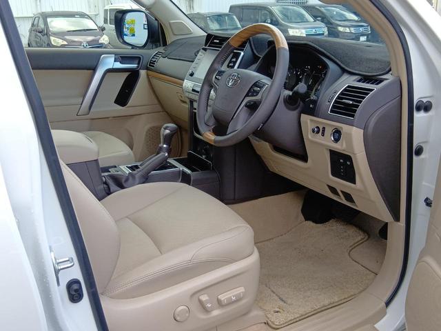 ランドクルーザープラド ＴＸ　Ｌパッケージ　マットブラックエディション　サンルーフ　ルーフレール　ドライブレコーダー　全周囲カメラ　クリアランスソナー　オートクルーズコントロール　レーンアシスト　衝突被害軽減システム　　ナビ　オートマチックハイビーム　ＬＥＤヘッドランプ（41枚目）